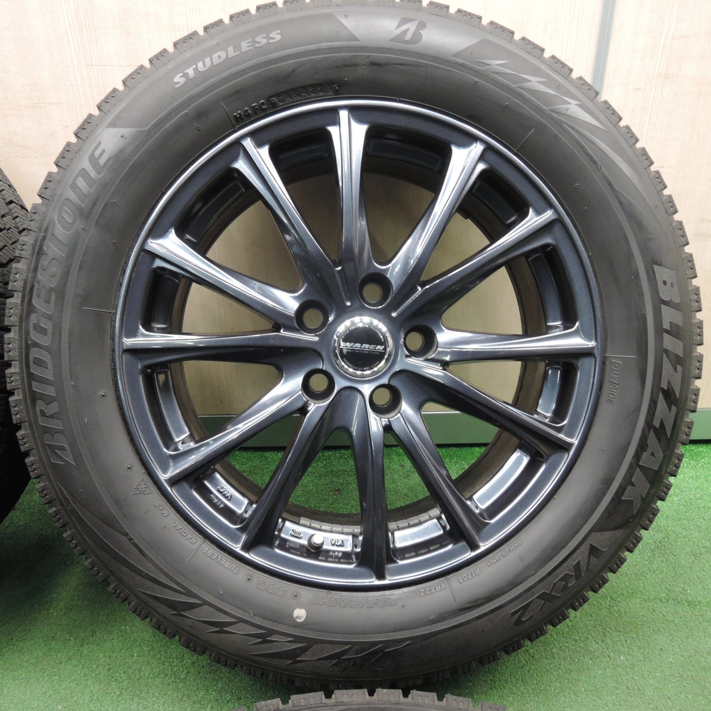 *送料無料* バリ溝！21年！キレイ！9.5分★スタッドレス 225/60R17 ブリヂストン ブリザック VRX2 WAREN ヴァーレン 17インチ PCD114.3/5H★4021601TNス