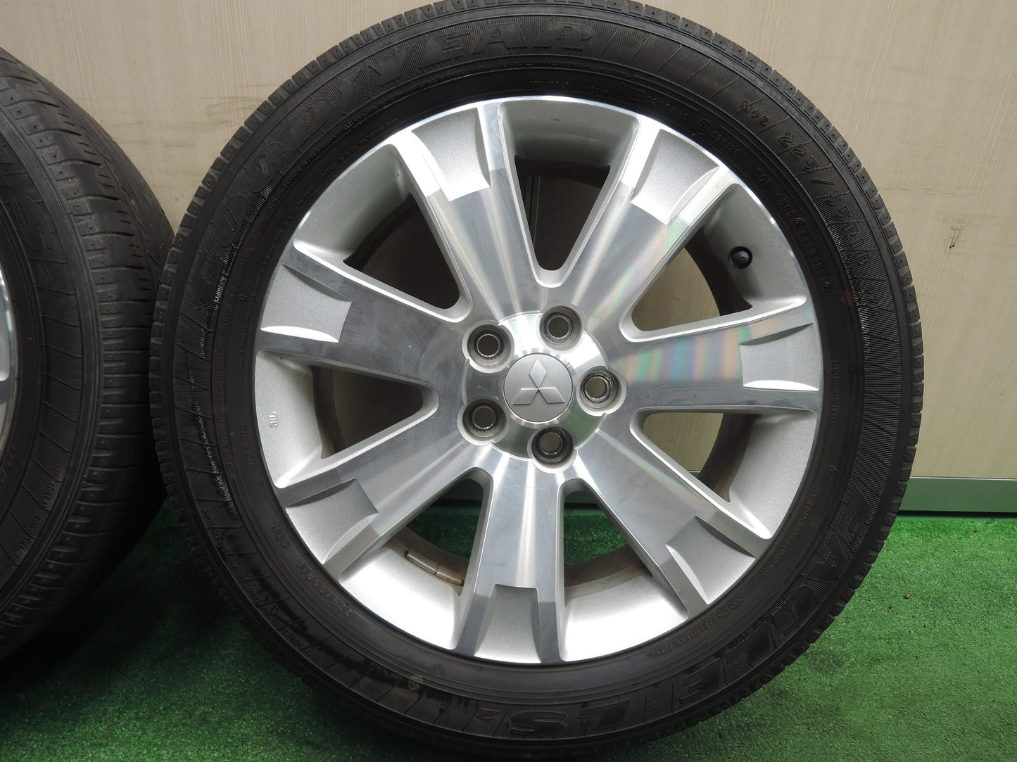 [送料無料]4本価格★三菱 デリカ D:5 純正 225/55R18 グッドイヤー イーグル LS2 18インチ PCD114.3/5H D5★3110410HAノ