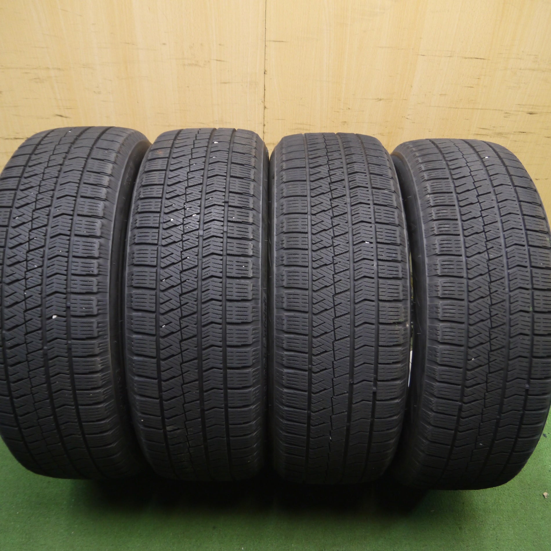 *送料無料* キレイ★スタッドレス 215/60R17 ブリヂストン ブリザック VRX2 TOPRUN トップラン 17インチ  PCD114.3/5H★4022105Hス