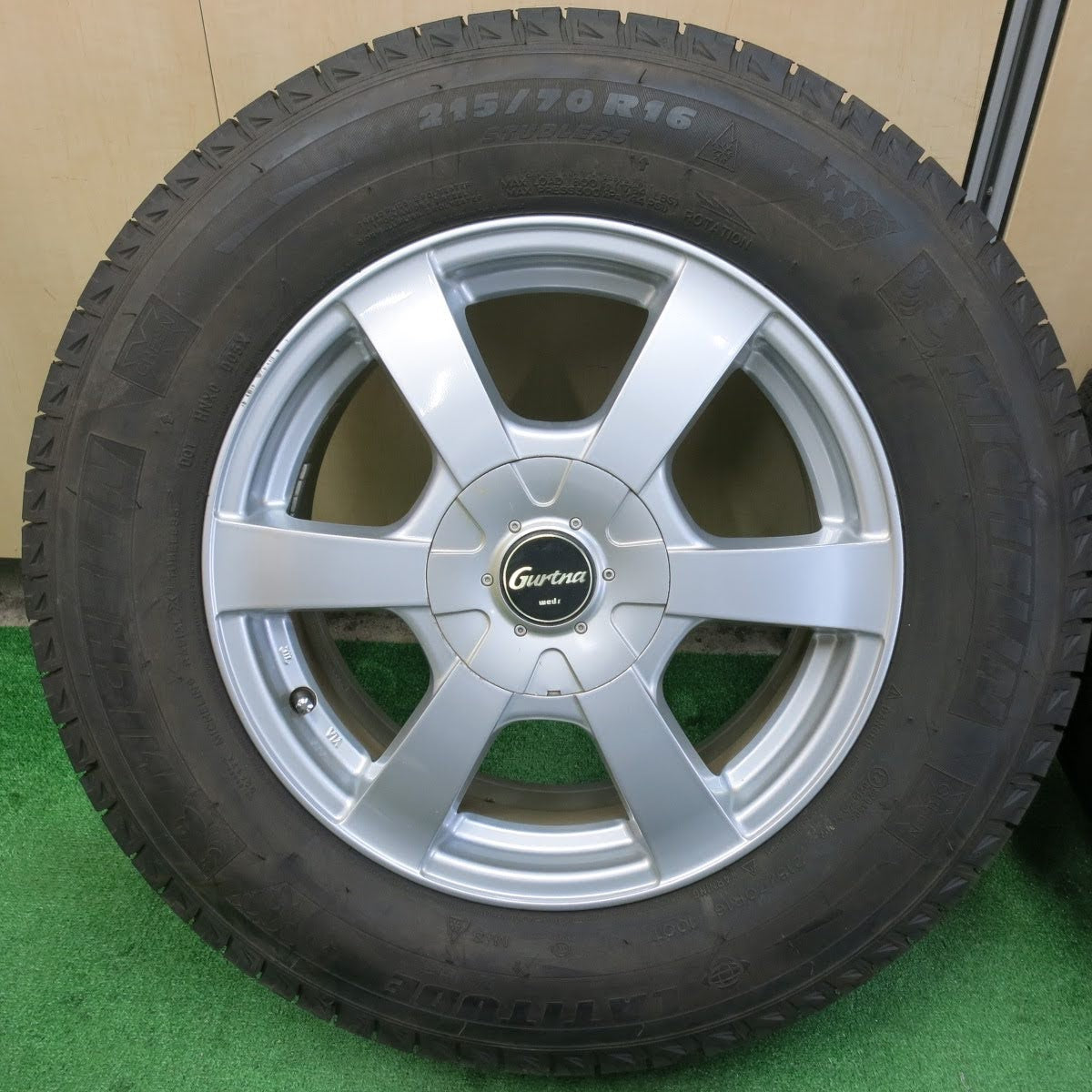 [送料無料]バリ溝！9.5分★スタッドレス 215/70R16 ミシュラン LATITUDE X-ICE XI2 Gurtna weds 16インチ PCD100 114.3/5H マルチ★3062301ヌス