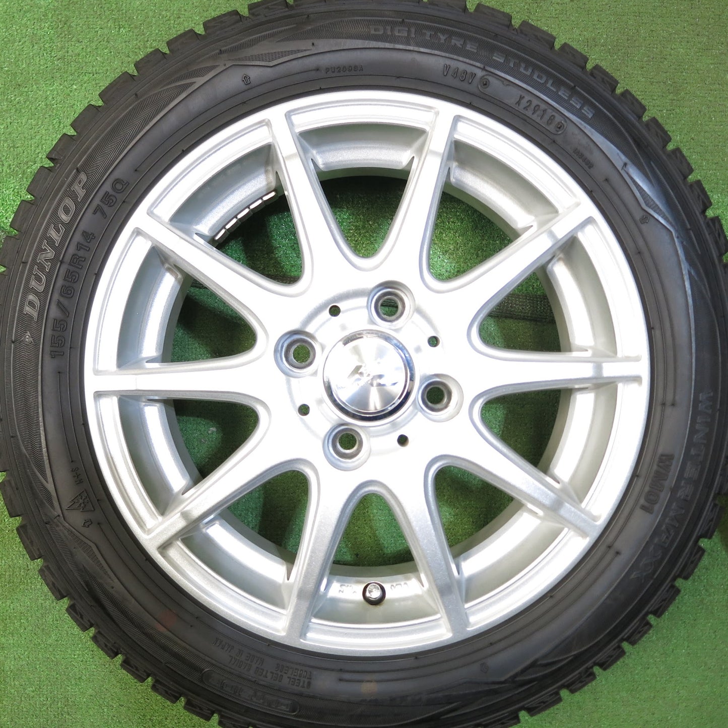 [送料無料]バリ溝！キレイ！9.5分以上★スタッドレス 155/65R14 ダンロップ ウインターマックス WM01 KRAITⅡ 社外 アルミ 14インチ PCD100/4H★3062103Hス