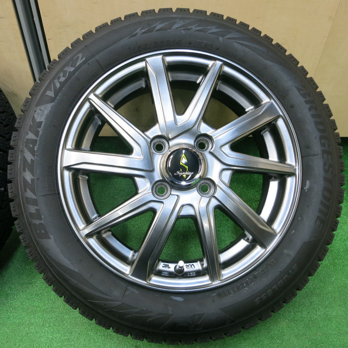 *送料無料* バリ溝！21年！キレイ！8.5分★スタッドレス 155/65R14 ブリヂストン ブリザック VRX2 Seprimo セプティモ 14インチ PCD100/4H★4022003イス