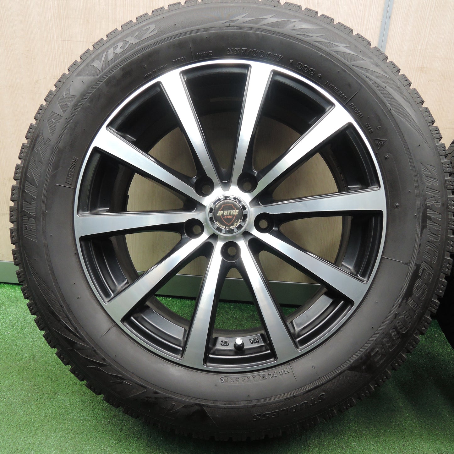 *送料無料*バリ溝！20年！キレイ！9.5分★スタッドレス 225/60R17 ブリヂストン ブリザック VRX2 JP STYLE MBS MOZA 17インチ PCD114.3/5H★3122907NJス