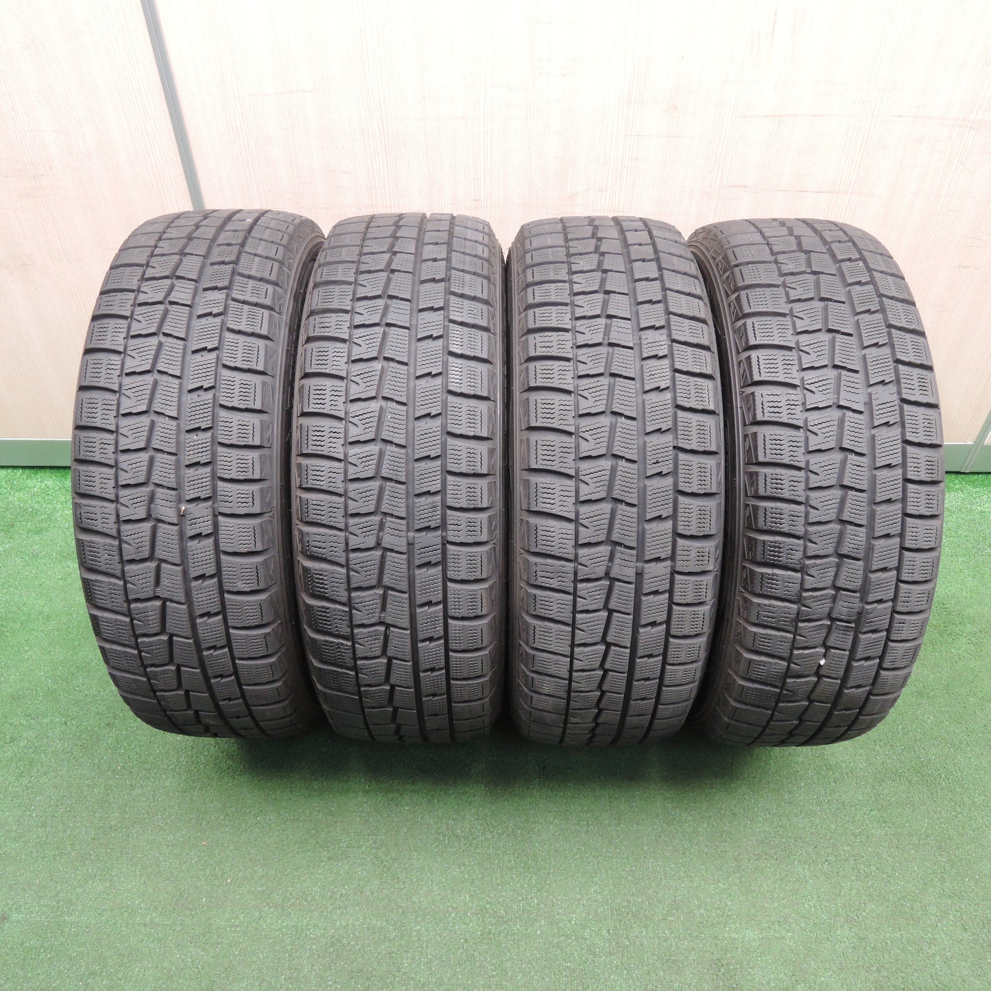 *送料無料*キレイ★ワーゲン等 IRVINE 205/55R16 スタッドレス ダンロップ ウインターマックス WM01 アーヴィン 16インチ PCD112/5H★3121310TNス