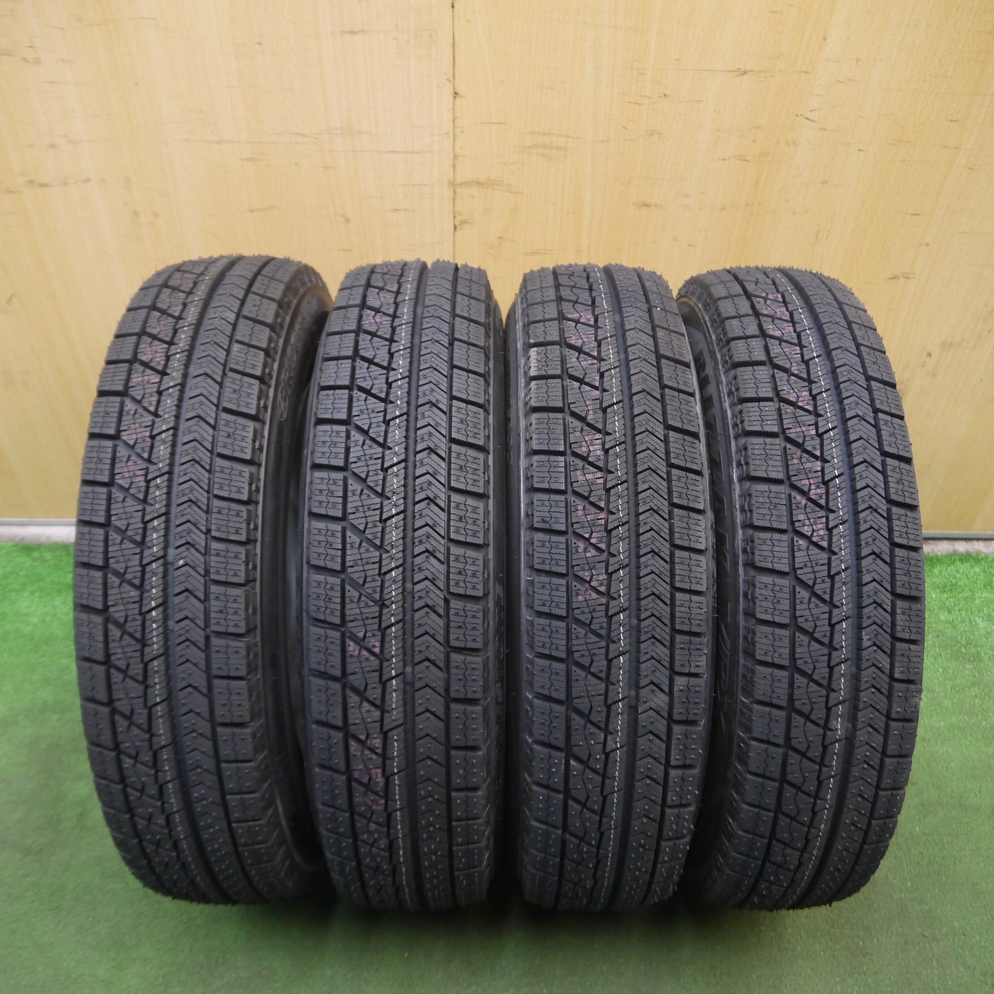 *送料無料*超バリ溝！21年！ほぼ10分★スタッドレス 145/80R13 ブリヂストン ブリザック VRX JOKER ジョーカー 13インチ PCD100/4H★3121306Hス