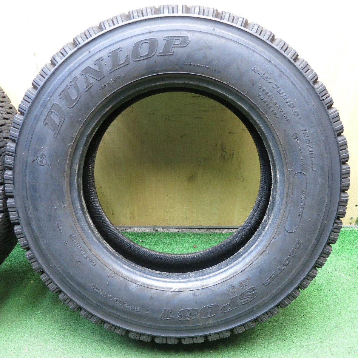 *送料無料* バリ溝！9.5分★トラック タイヤ 245/70R19.5 136/134J スタッドレス ダンロップ デクテス SP081 19.5インチ★4022202クスタ