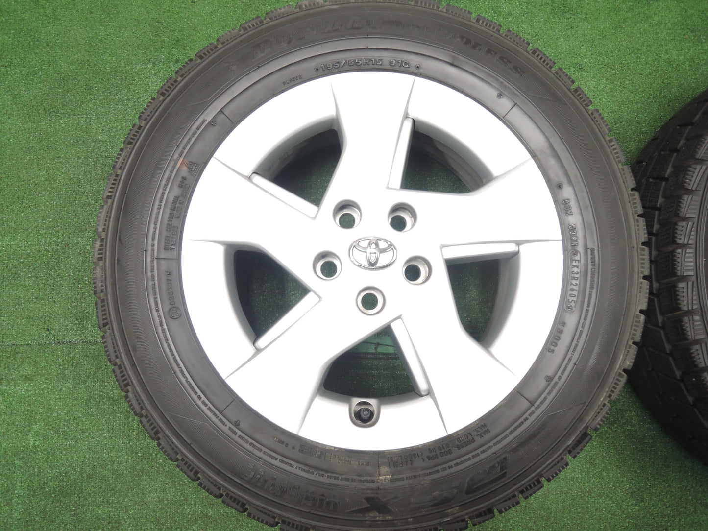 [送料無料]4本価格★トヨタ 30系 プリウス 純正 195/65R15 スタッドレス ダンロップ DSX 15インチ PCD100/5H★3102702HAス