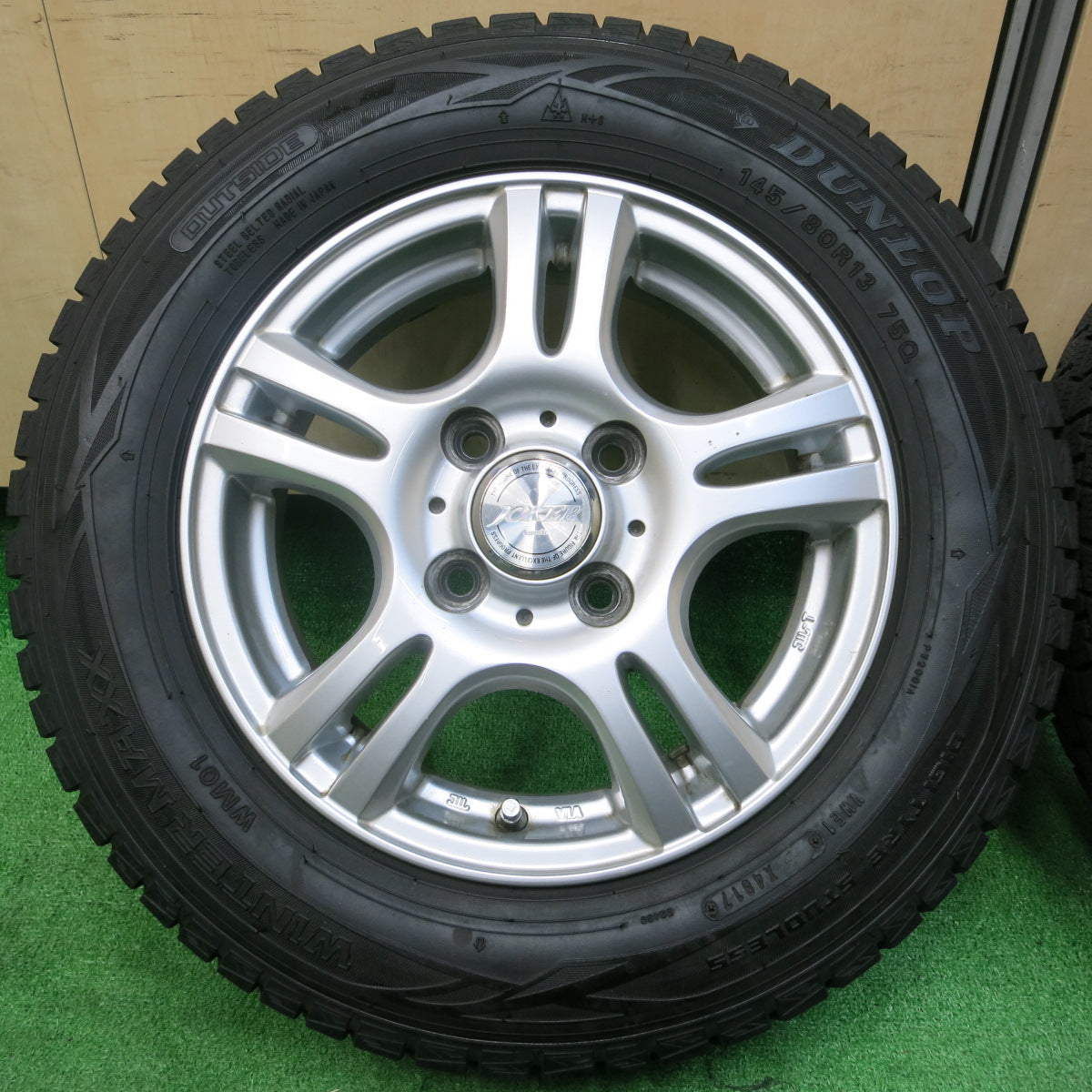 *送料無料*4本価格★スタッドレス 145/80R13 ダンロップ ウインターマックス WM01 JOKER ジョーカー 13インチ PCD100/4H★3120603イス