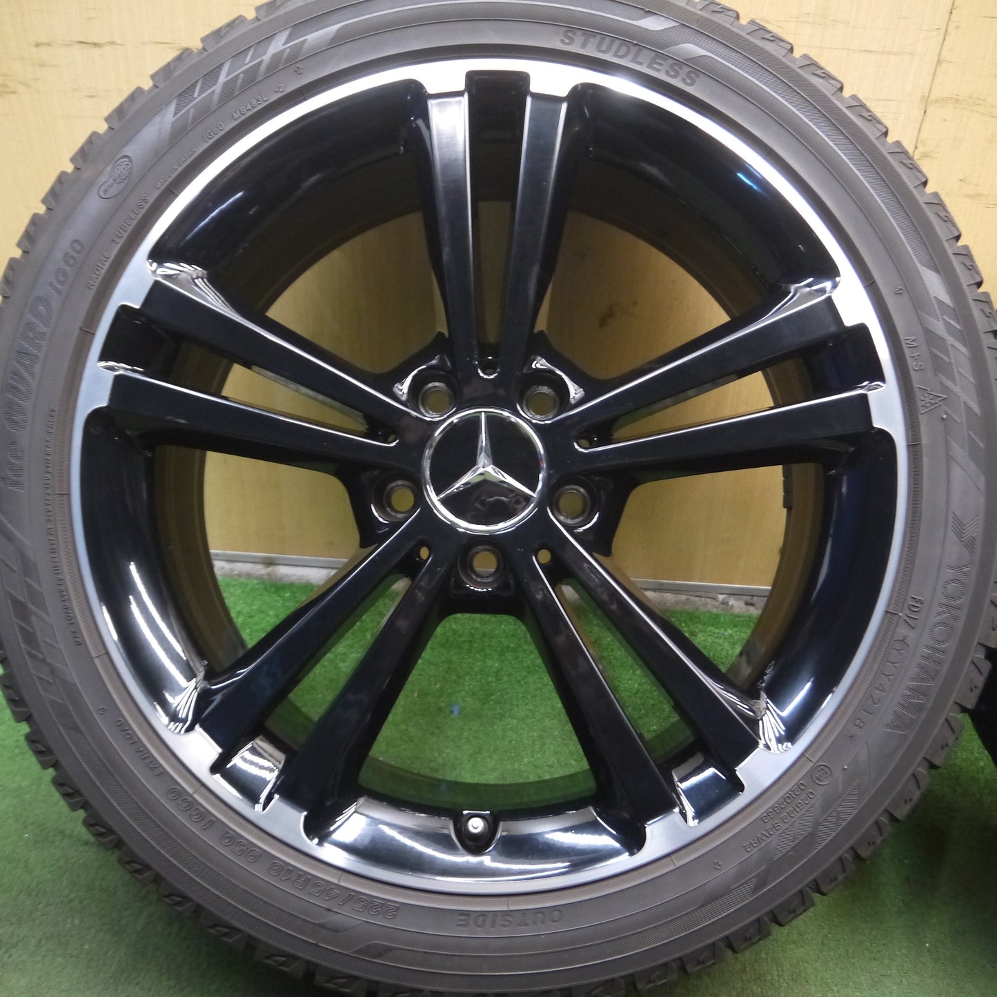 *送料無料*バリ溝！キレイ！8.5分★ベンツ W177 Aクラス 純正 AMG 225/45R18 スタッドレス ヨコハマ アイスガード iG60 18インチ PCD112/5H★4011710Hス