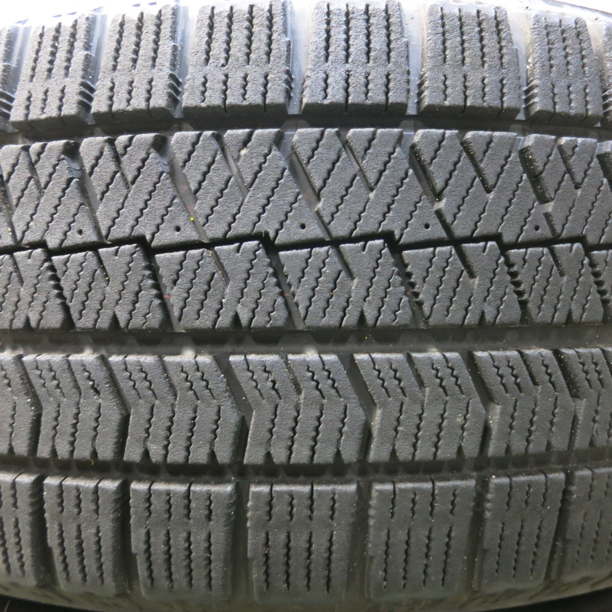 *送料無料*バリ溝！キレイ！8.5分★スタッドレス 215/60R17 ブリヂストン ブリザック VRX2 EuroSpeed MANARAY SPORT マナレイ 17インチ PCD114.3/5H★3100506イス