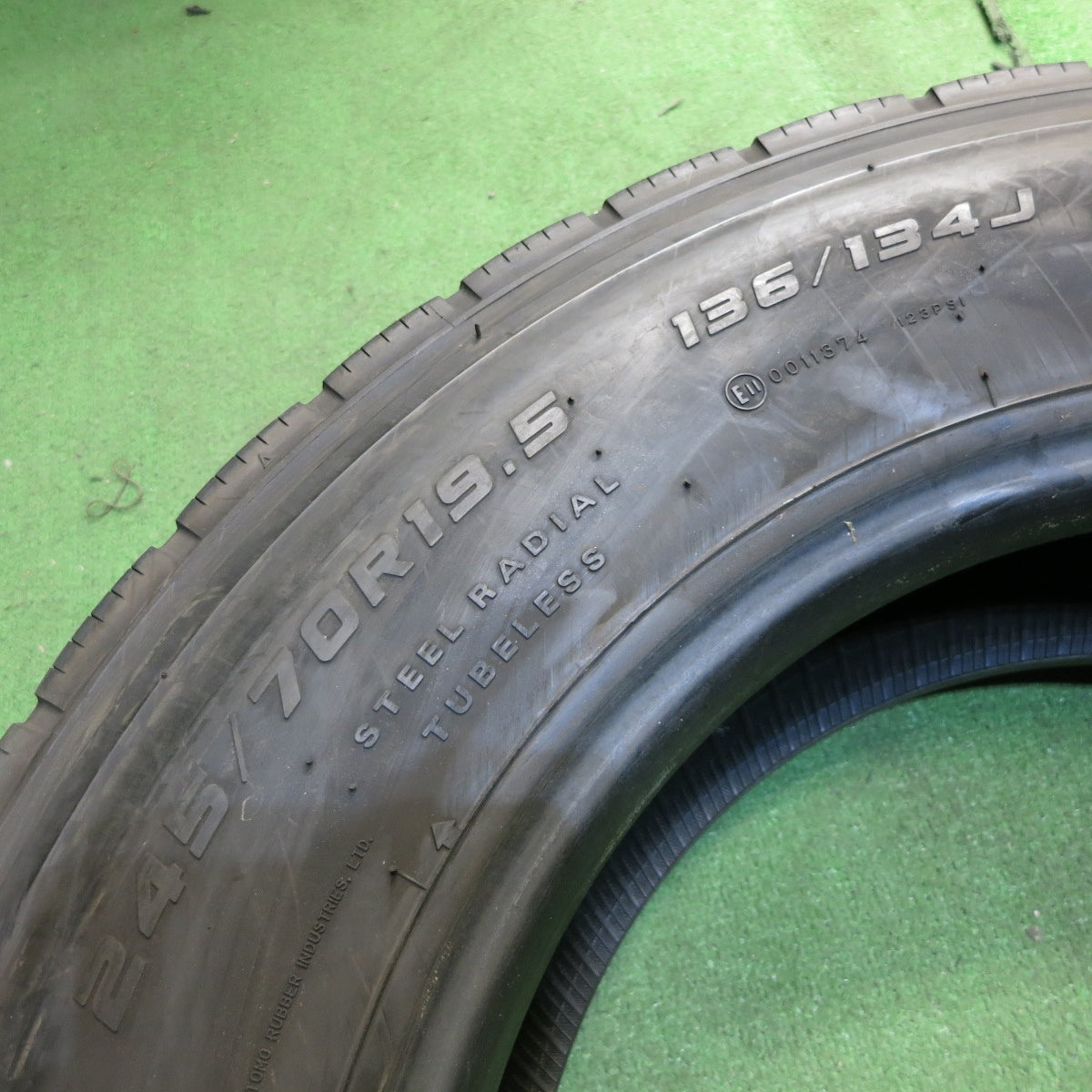 *送料無料*2本価格★トラック タイヤ 245/70R19.5 136/134J ダンロップ エナセーブ SP688 DECTES ミックス オールシーズン 19.5インチ★4013106クスタ