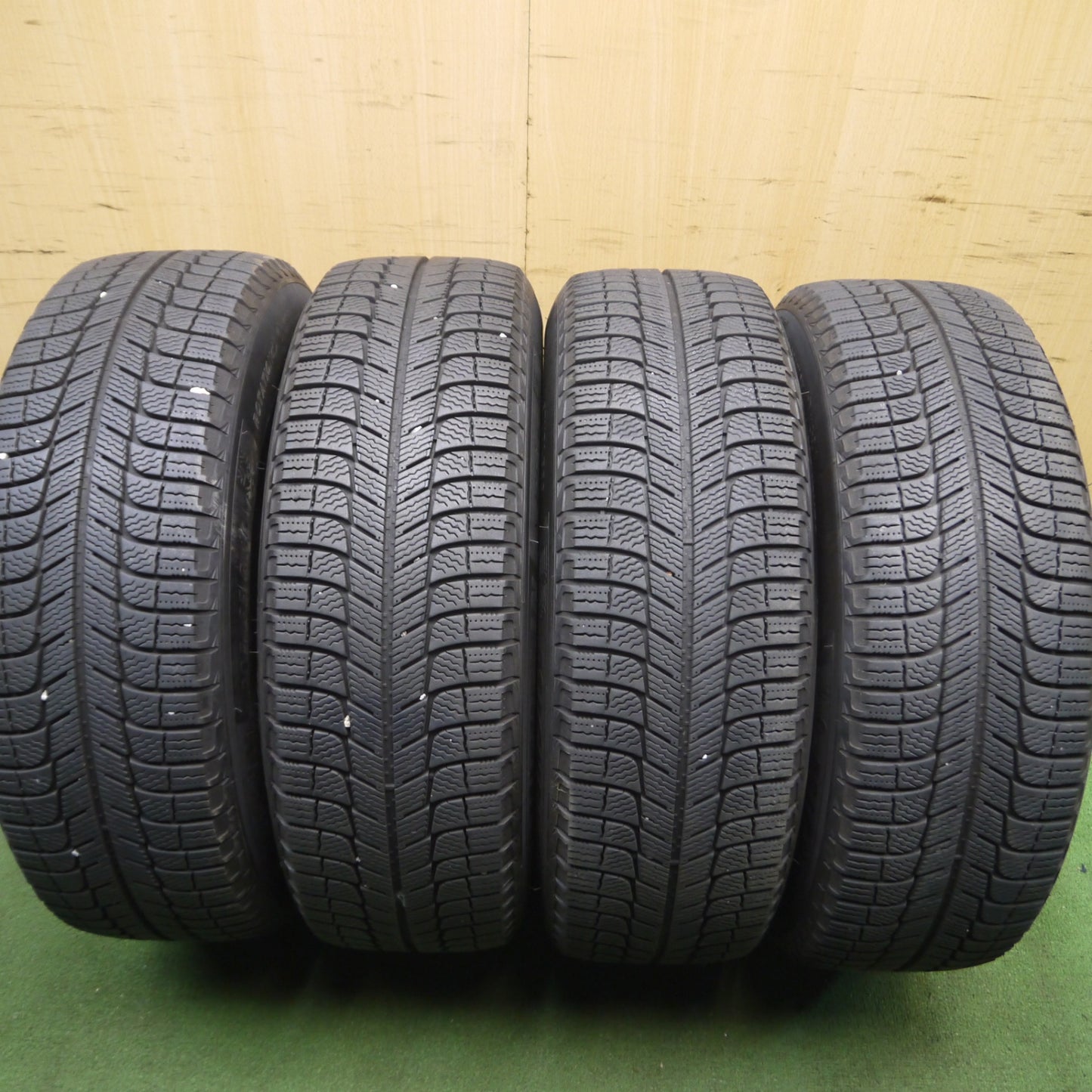 *送料無料* バリ溝！キレイ！9分★スタッドレス 205/65R16 ミシュラン X-ICE3+ Fang ファング 16インチ PCD114.3/5H★4022610Hス