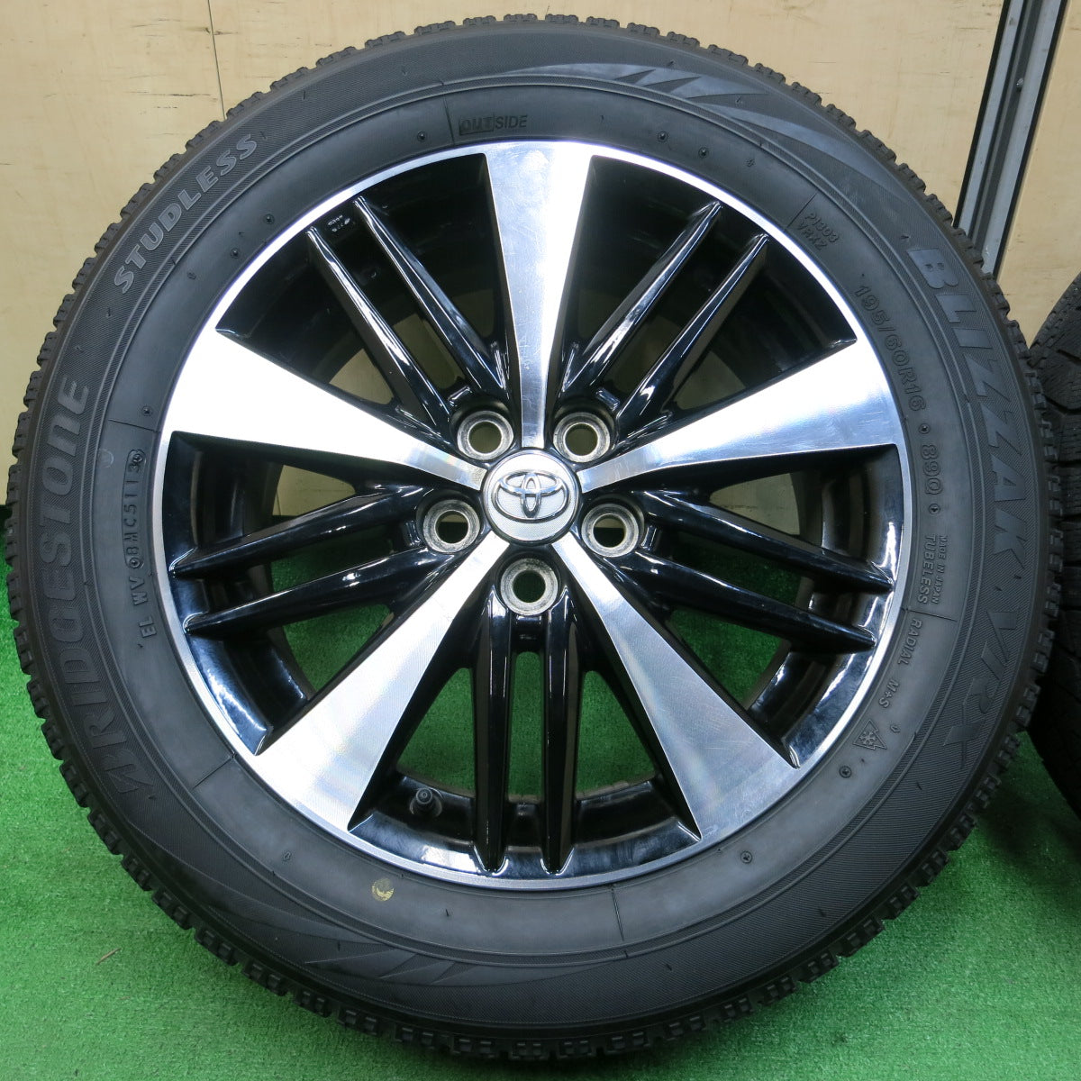 *送料無料*4本価格★トヨタ 20系 ウィッシュ 純正 195/60R16 スタッドレス ブリヂストン ブリザック VRX 16インチ PCD100/5H★3122003イス