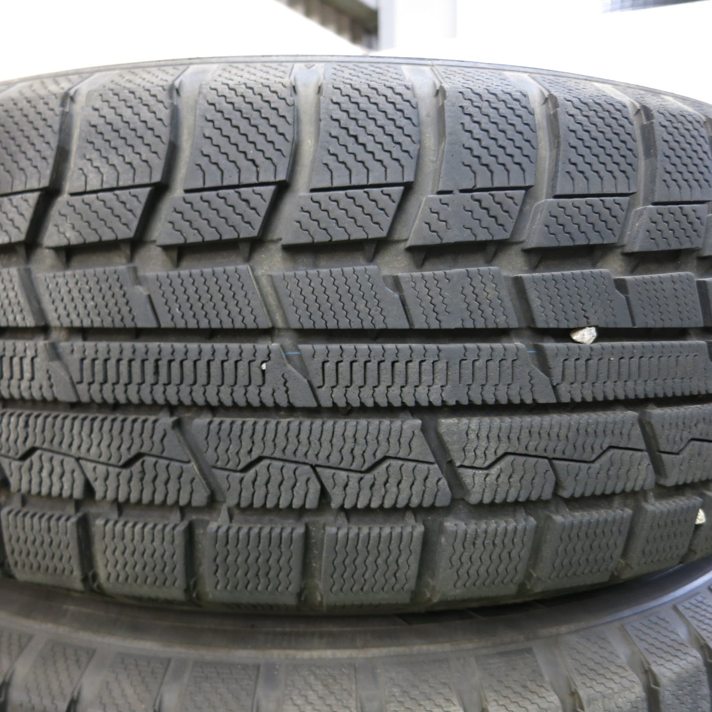 [送料無料]バリ溝！キレイ！9.5分★スタッドレス 225/65R17 トーヨー ウインター トランパス TX SIBILLA NEXT Z7 シビラ 17インチ PCD114.3/5H★3062402サス