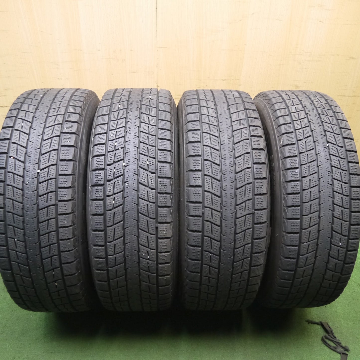 [送料無料]バリ溝！キレイ！9分★ボルボ 等 235/60R18 MSW by O・Z スタッドレス ダンロップ ウインターマックス SJ8 18インチ OZ PCD108/5H★3072403Hス