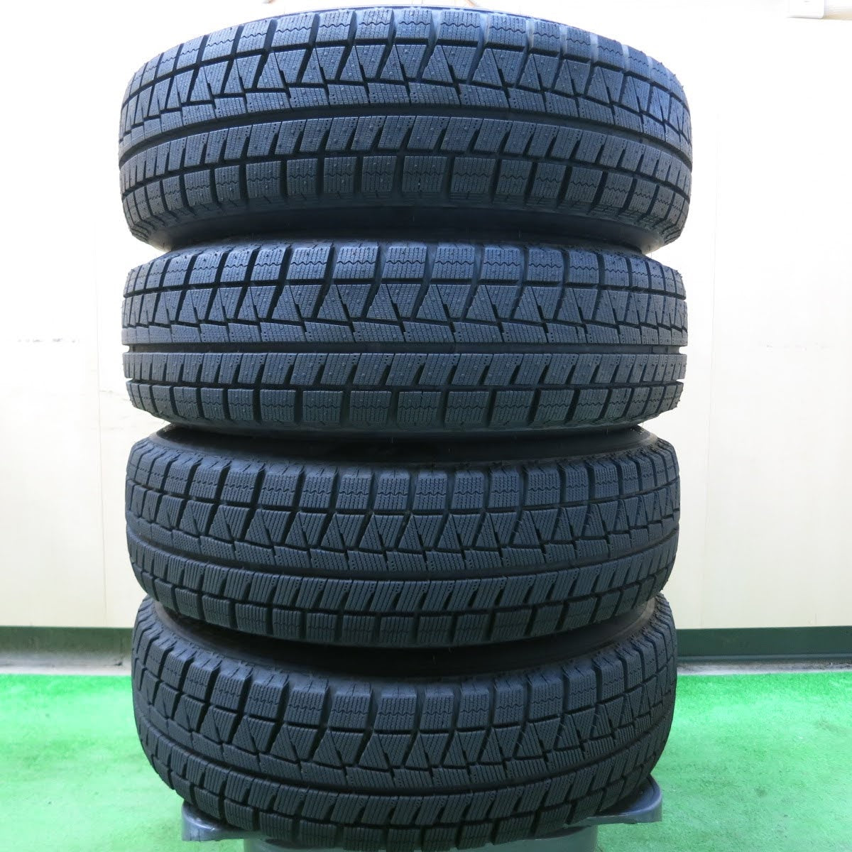 [送料無料]バリ溝！20年！ほぼ10分★スタッドレス 175/70R14 ブリヂストン アイスパートナー2 Blows Valet 14インチ PCD100 114.3/5H マルチ★3070704イス