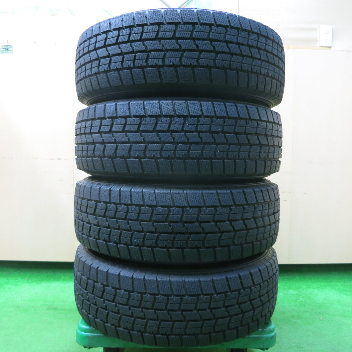 *送料無料*超バリ溝！20年！キレイ！ほぼ10分★スタッドレス 205/65R16 グッドイヤー アイスナビ7 ravrion RS01 ラブリオン 16インチ PCD114.3/5H★3121609イス