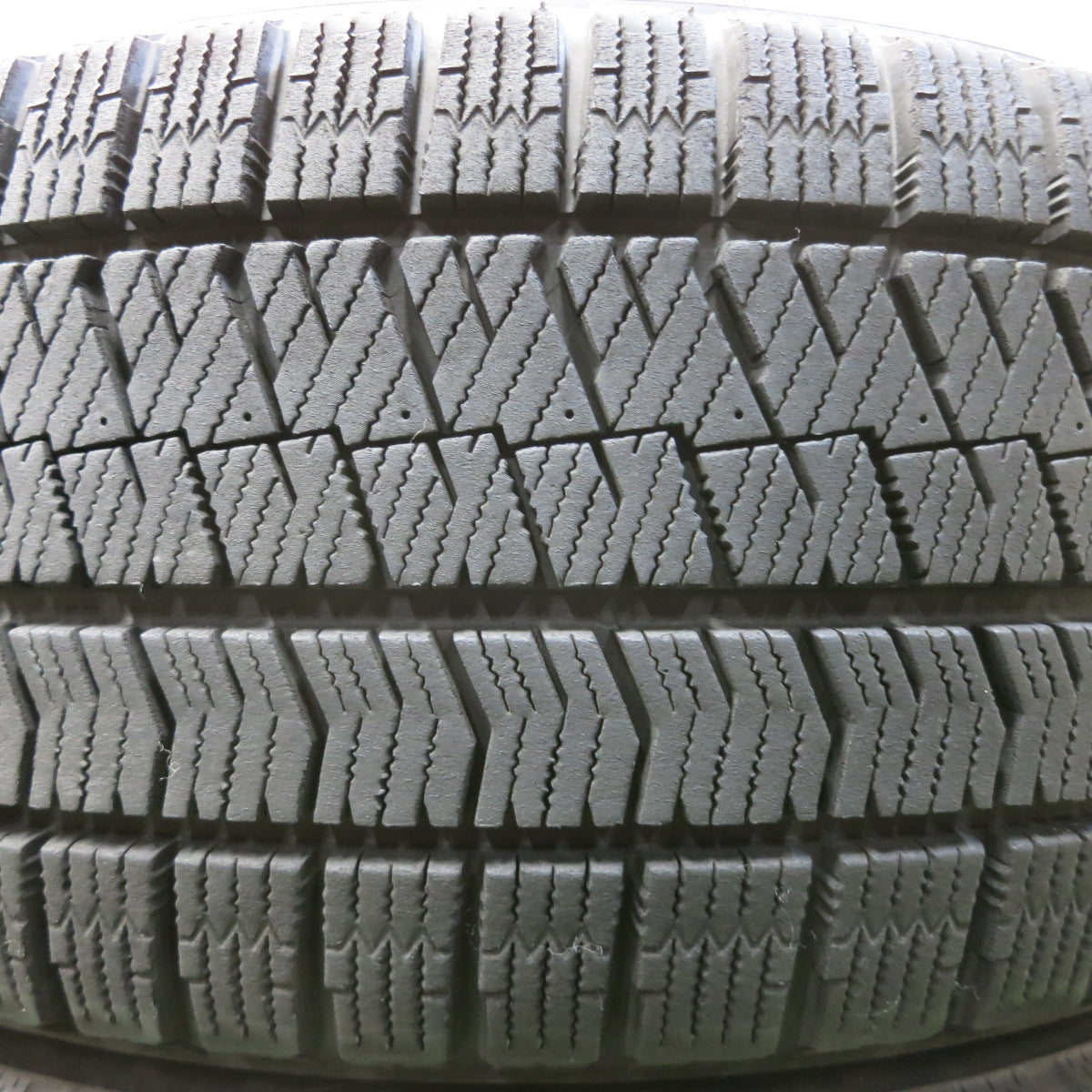 *送料無料*バリ溝！キレイ！9.5分★スタッドレス 215/50R17 ブリヂストン ブリザック VRX2 ECO FORME エコフォルム PCD114.3/5H★3110308イス