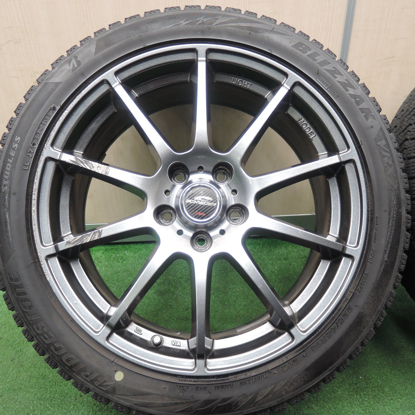 *送料無料*4本価格★スタッドレス 225/45R18 ブリヂストン ブリザック VRX2 SCHNEIDER シュナイダー 18インチ PCD114.3/5H★3120116TNス