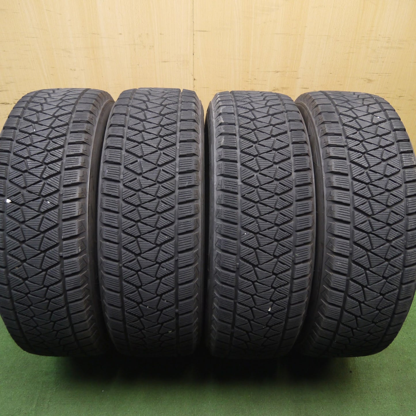 [送料無料]バリ溝！8.5分★スタッドレス 225/65R17 ブリヂストン ブリザック DM-V2 タイヤ 17インチ エクストレイル ハリアー ヴァンガード RAV4 等★3072406Hスタ