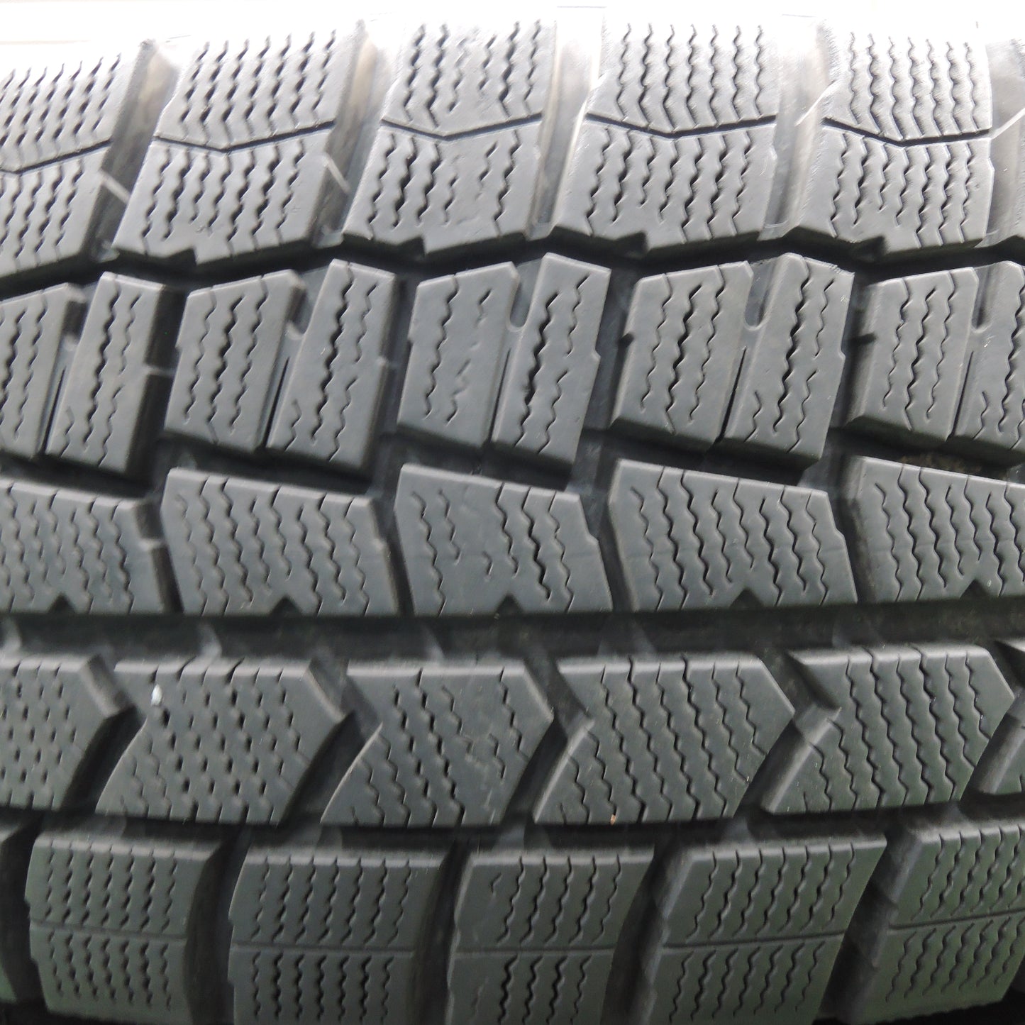 *送料無料*バリ溝！キレイ！9.5分★スタッドレス 215/65R16 ダンロップ ウインターマックス WM02 JOKER ジョーカー 16インチ PCD114.3/5H★3121704HAス