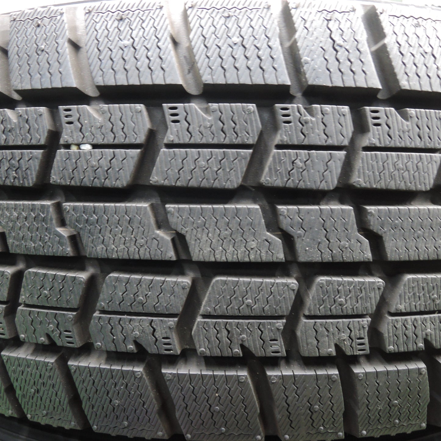 *送料無料* バリ溝！21年！キレイ！ほぼ10分★スタッドレス 205/65R16 グッドイヤー アイスナビ7 ravrion RS01 ラブリオン 16インチ PCD114.3/5H★4022203HAス