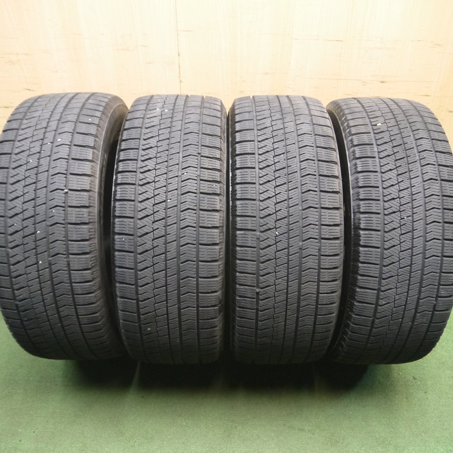 *送料無料* バリ溝！キレイ！9.5分★スタッドレス 235/50R18 ブリヂストン ブリザック VRX2 TEAD テッド 18インチ PCD114.3/5H★4021419Hス