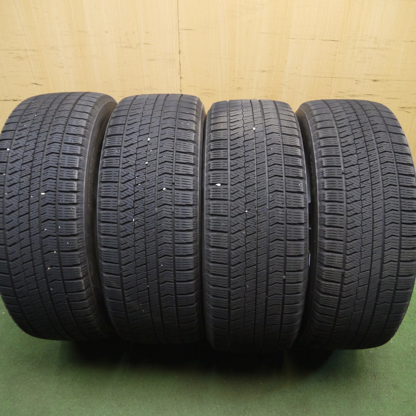 *送料無料*バリ溝！キレイ！8.5分★スタッドレス 225/50R18 ブリヂストン ブリザック VRX2 ECO FORME エコフォルム 18インチ PCD114.3/5H★4013012Hス