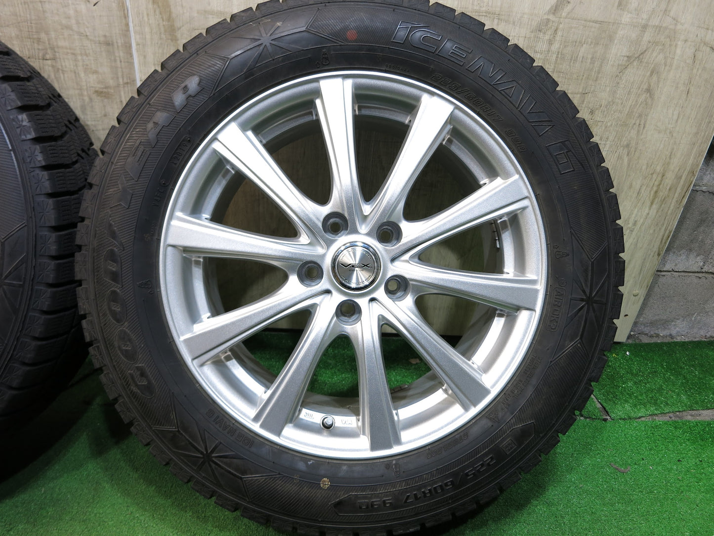 [送料無料]バリ溝！19年！キレイ！9.5分以上★スタッドレス 225/60R17 グッドイヤー アイスナビ6 V.E.X. VEX 社外 アルミ 17インチ PCD114.3/5H★2102109Hス