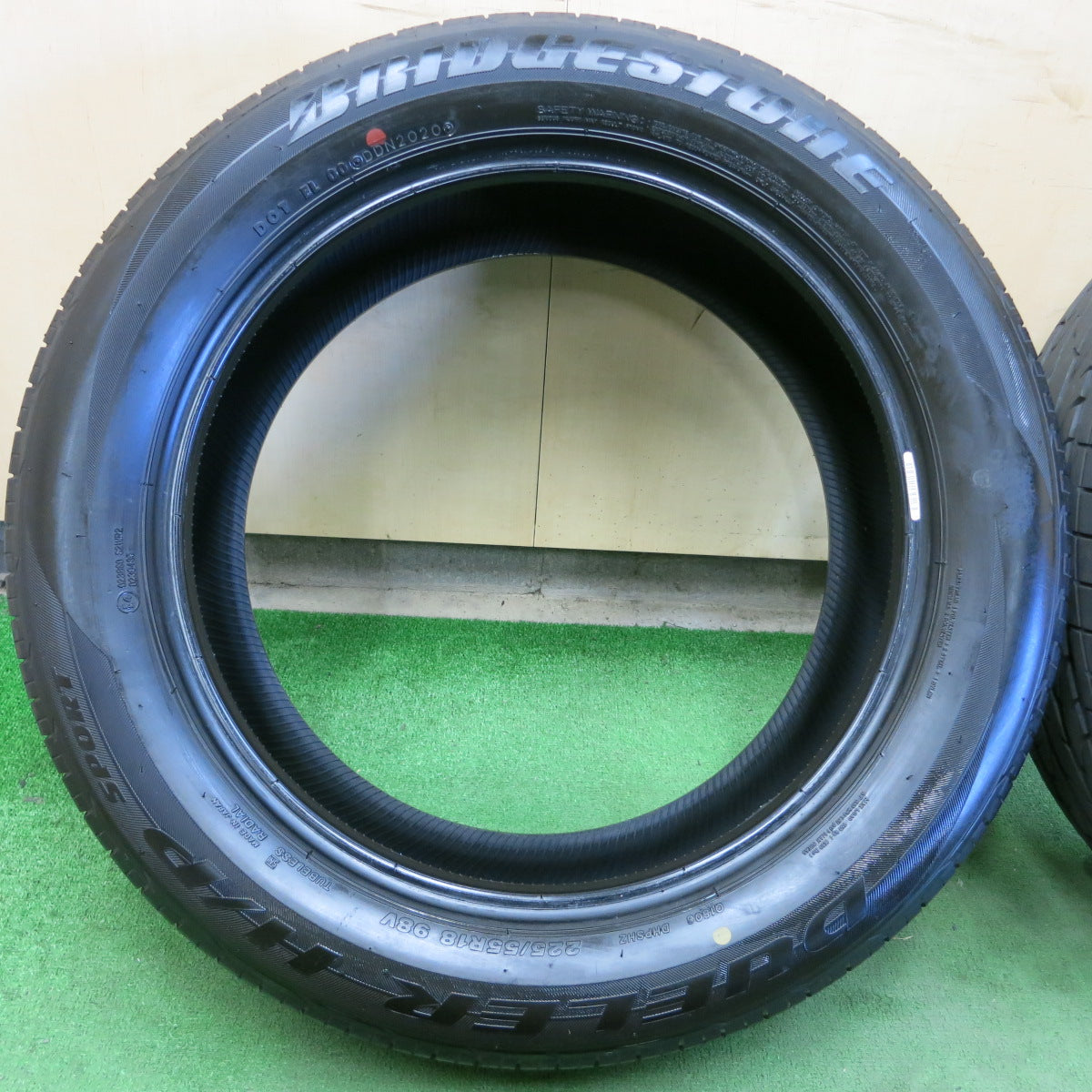 *送料無料*バリ溝！20年！9.5分★225/55R18 ブリヂストン デューラー H/P SPORT タイヤ 18インチ フォレスター XV 等★3103001イノタ