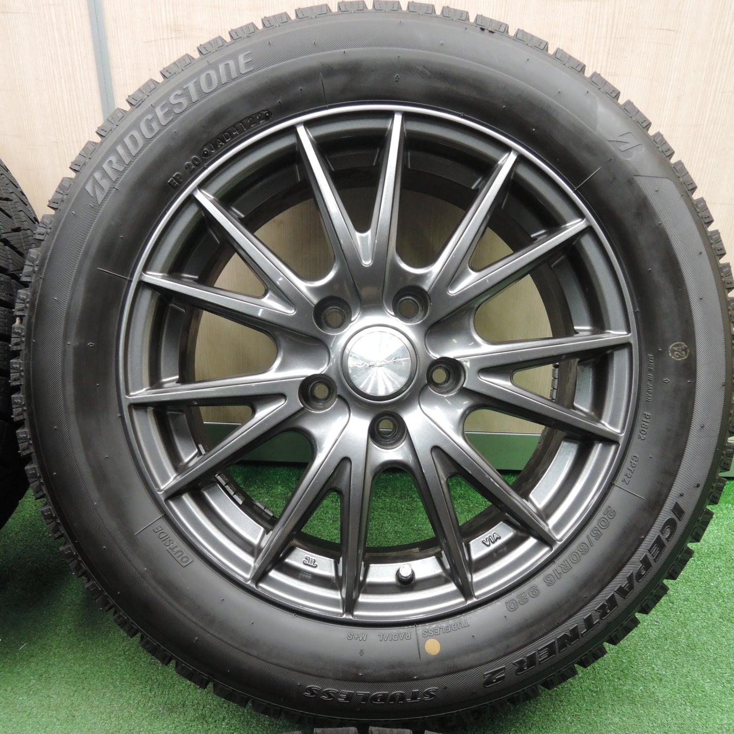 [送料無料] バリ溝！22年！9.5分以上★スタッドレス 205/60R16 ブリヂストン アイスパートナー2 weds VELVA SPORT 16インチ PCD114.3/5H★4011902TNス