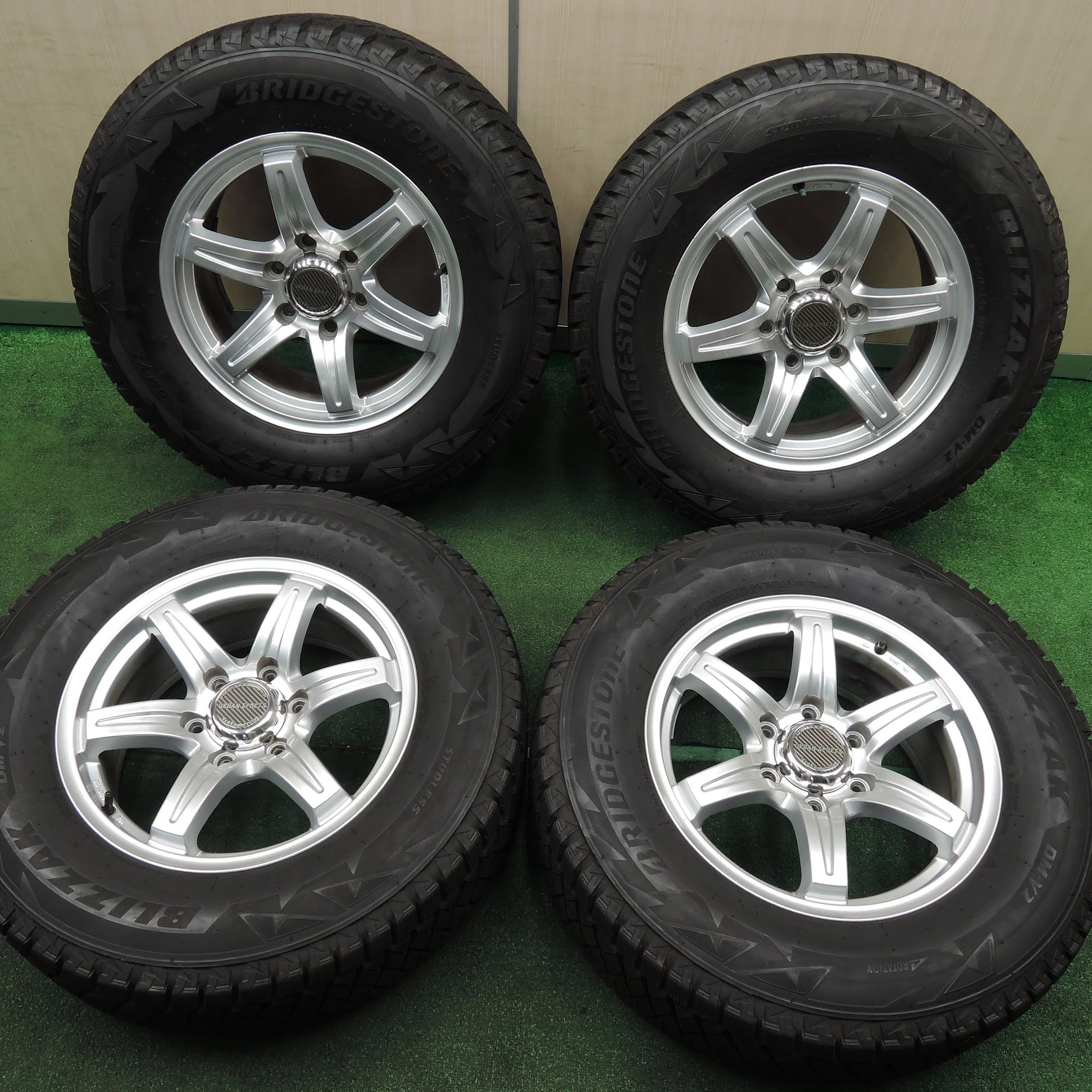 送料無料]バリ溝！キレイ！8.5分☆URBAN SPORT 4X4 Engineering 265/65R17 スタッドレス ブリヂストン |  名古屋/岐阜の中古カー用品・工具の買取/販売ならガレージゲット