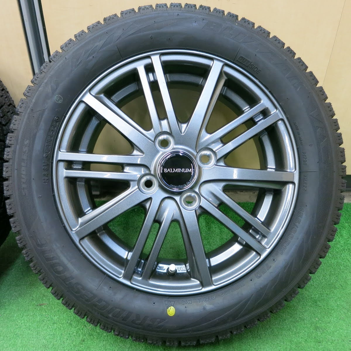 [送料無料]未使用！22年★スタッドレス 155/65R14 ブリヂストン ブリザック VRX2 BALMINUM バルミナ 14インチ PCD100/4H★3070307イス