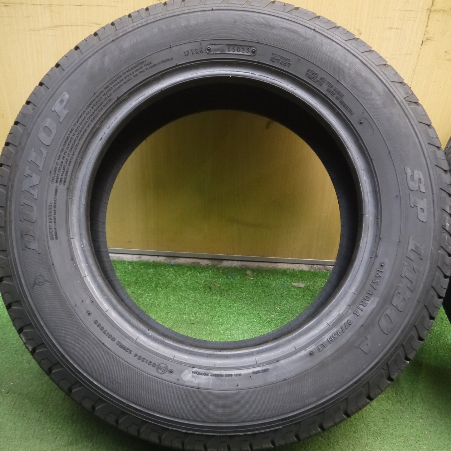 *送料無料* バリ溝！22年！9.5分★165/80R14 97/95N ダンロップ SP LT30A タイヤ 14インチ タウンエース ライトエース 等★4031208Hノタ