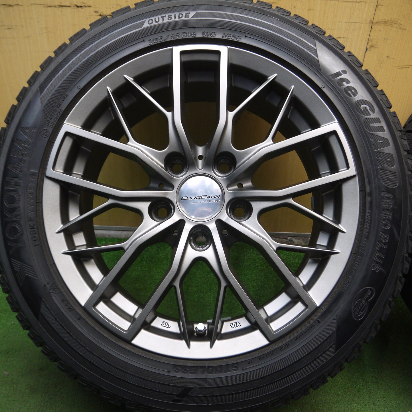 *送料無料*バリ溝！キレイ！9分★BMW等 EURO BAHN 205/55R16 スタッドレス ヨコハマ アイスガード iG50 プラス SPORTECHNIC PCD120/5H★3103003Hス