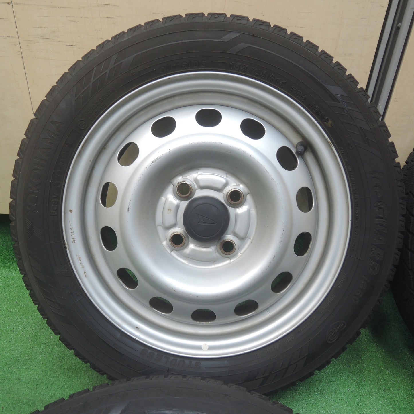 *送料無料* バリ溝！キレイ！8.5分★ダイハツ タント 純正 スチール 155/65R14 スタッドレス ヨコハマ アイスガード iG60 PCD100/4H★4022712SYス