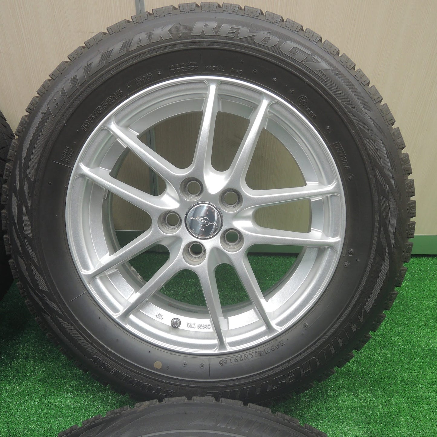 [送料無料]バリ溝！キレイ！8.5分★スタッドレス 195/65R15 ブリヂストン ブリザック REVO GZ ENERGY LINE TWS エナジーライン 15インチ PCD100/5H★3071002SYス