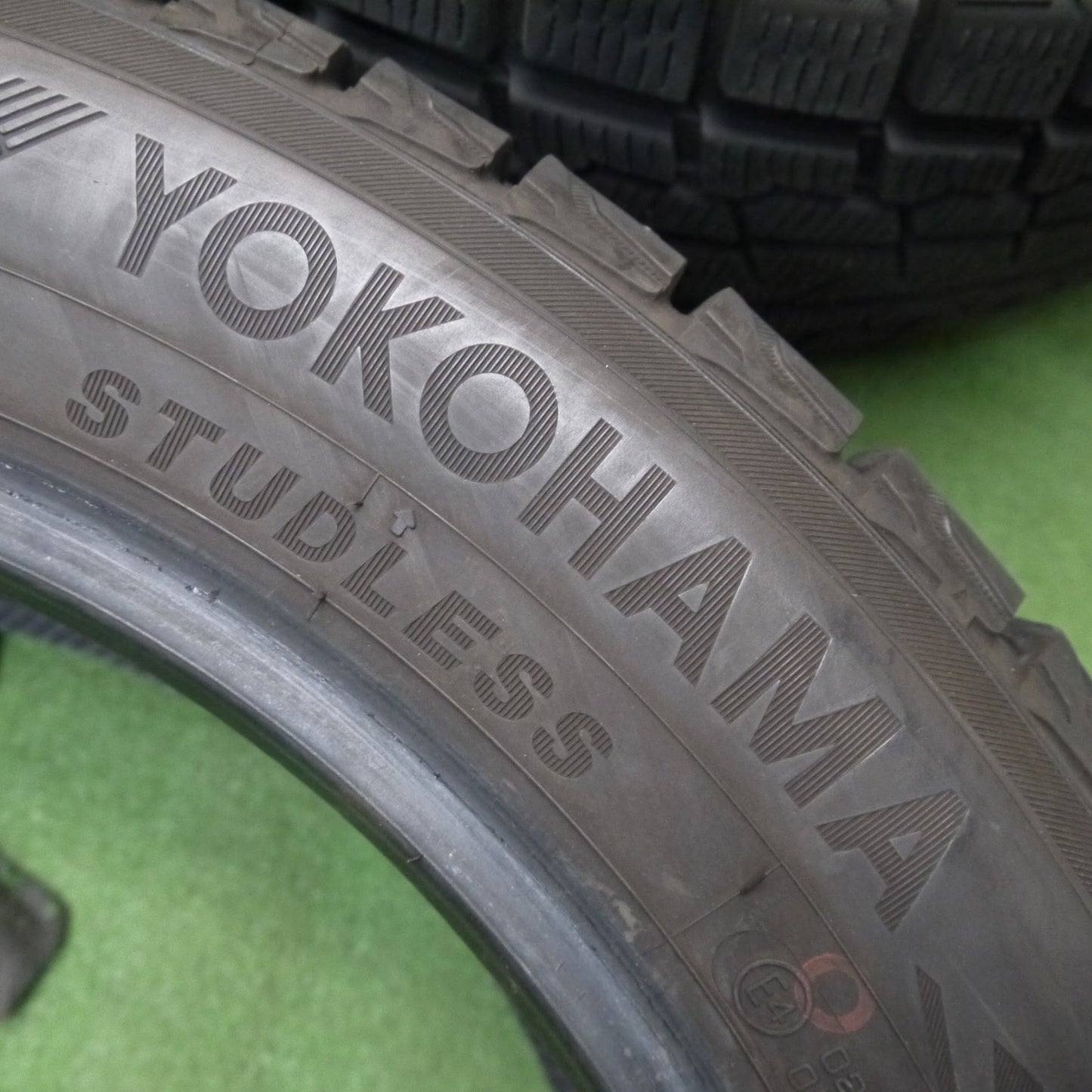 [送料無料]バリ溝！19年！9.5分★スタッドレス 235/55R19 ヨコハマ アイスガード G075 タイヤ 19インチ エクストレイル ベンツ GLC ボルボ XC60 等★3042201クスタ