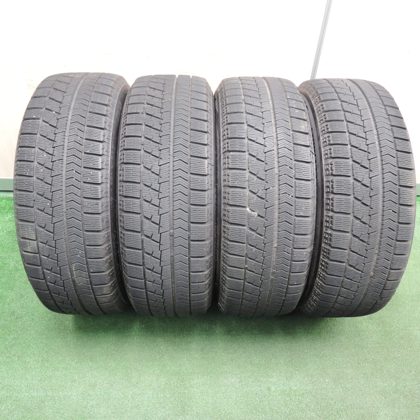 *送料無料* バリ溝！キレイ！9分★スタッドレス 215/60R16 ブリヂストン ブリザック VRX T.R.G. TRG 16インチ PCD114.3/5H★4030501TNス