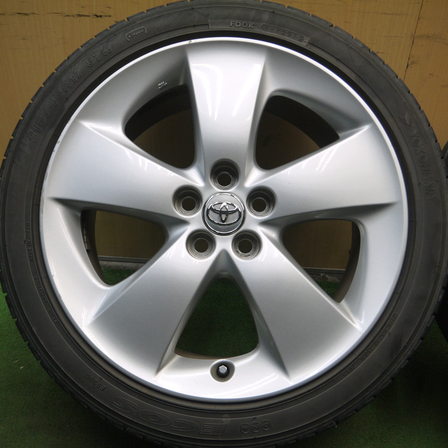 *送料無料*キレイ★トヨタ 30系 プリウス S G ツーリング 純正 215/45R17 ピレリ Cinturato P1 ヨコハマ エコス ES300 PCD100/5H★3121211Hノ