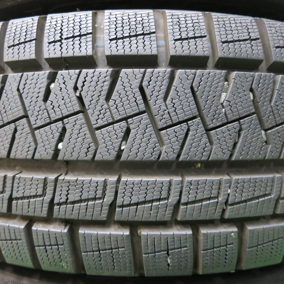 *送料無料*バリ溝！19年！ほぼ10分★MINI ミニ 等 MAK 195/55R16 KBA51703 スタッドレス ピレリ アイスアシンメトリコ 16インチ PCD112/5H★3112403イス