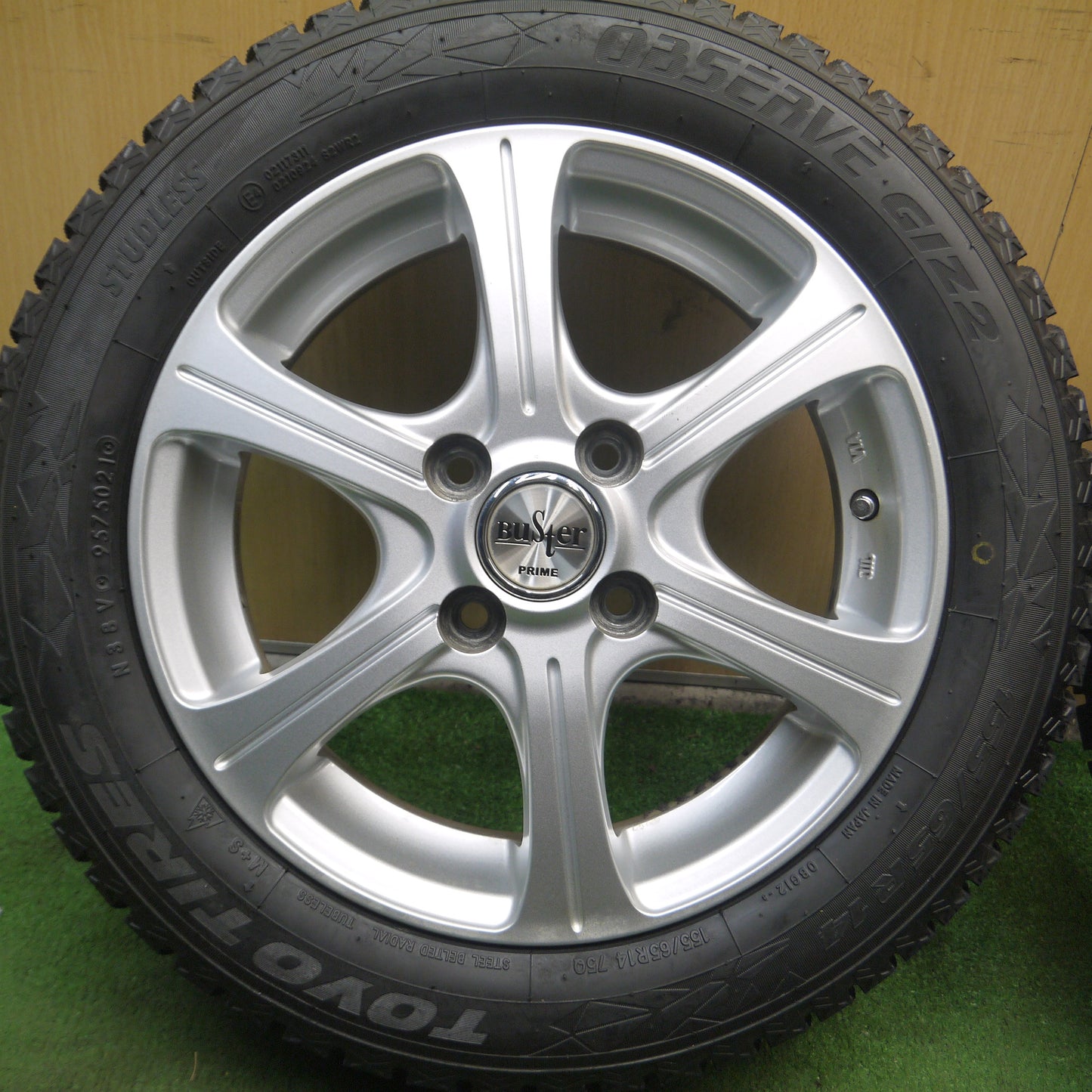 *送料無料*バリ溝！21年！キレイ！9.5分以上★スタッドレス 155/65R14 トーヨー オブザーブ GIZ2 Buster PRIME バスタープライム PCD100/4H★3101601Hス