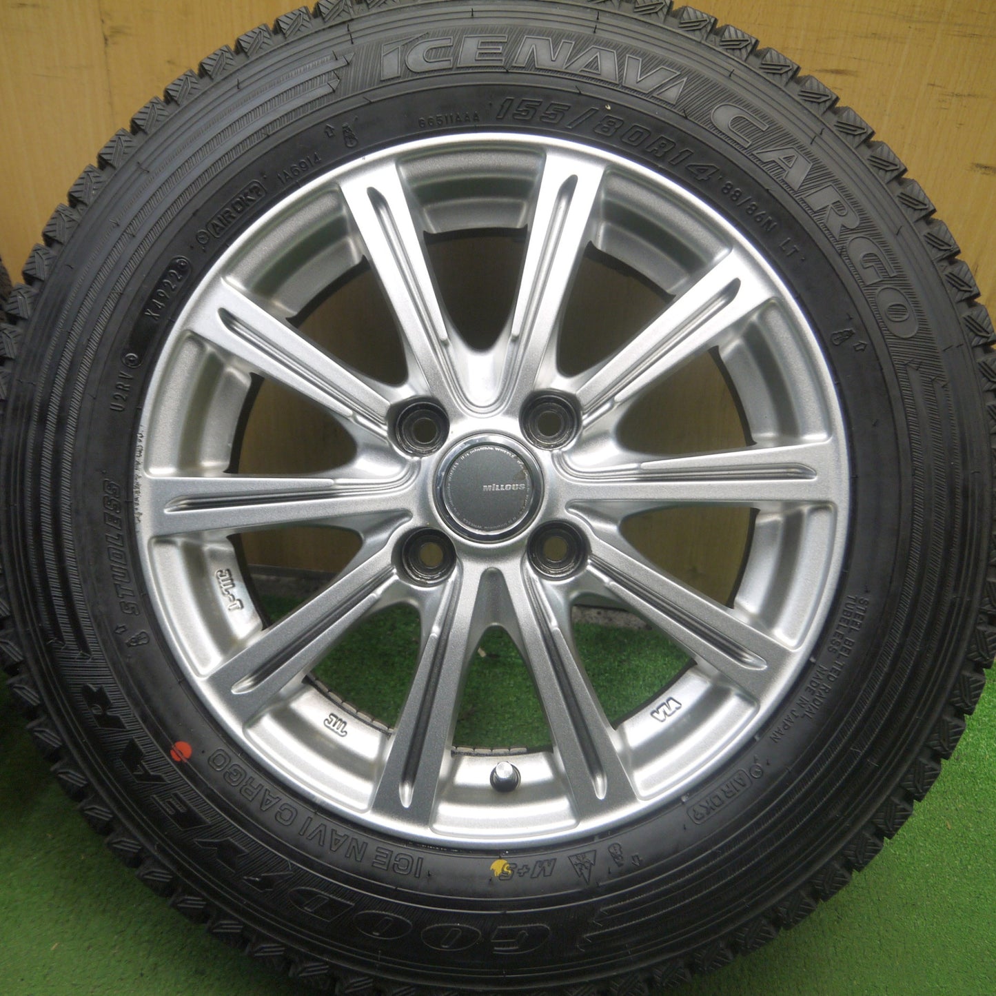 *送料無料* バリ溝！22年！キレイ！ほぼ10分★スタッドレス 155/80R14 88/86N グッドイヤー アイスナビ カーゴ MiLLOUS ミルアス 14インチ PCD100/4H★4021913Hス