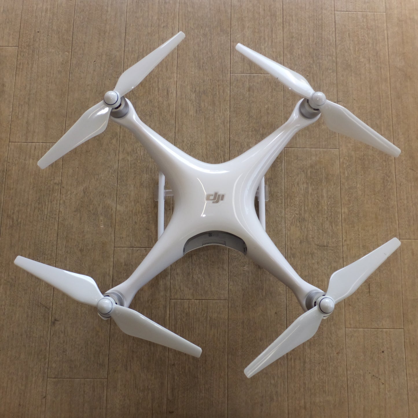 [送料無料]現状品★DJI PHANTOM ドローン 本体 Phantom4 WM330A★