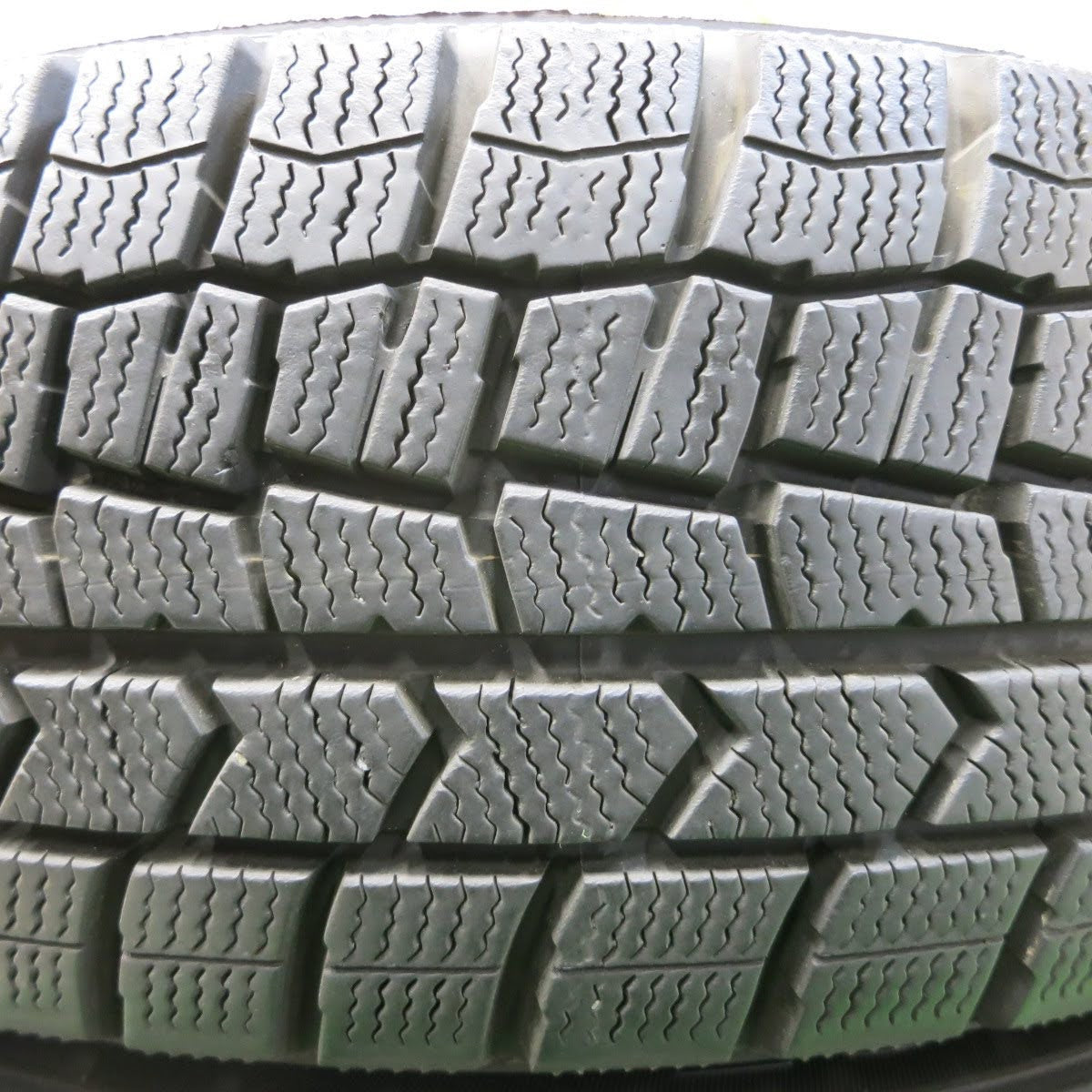 [送料無料]バリ溝！20年！綺麗！9.5分★スタッドレス 175/65R15 ダンロップ ウインターマックス WM02 EuroSpeed MANARAY SPORT 15インチ PCD100/4H★3112401イス