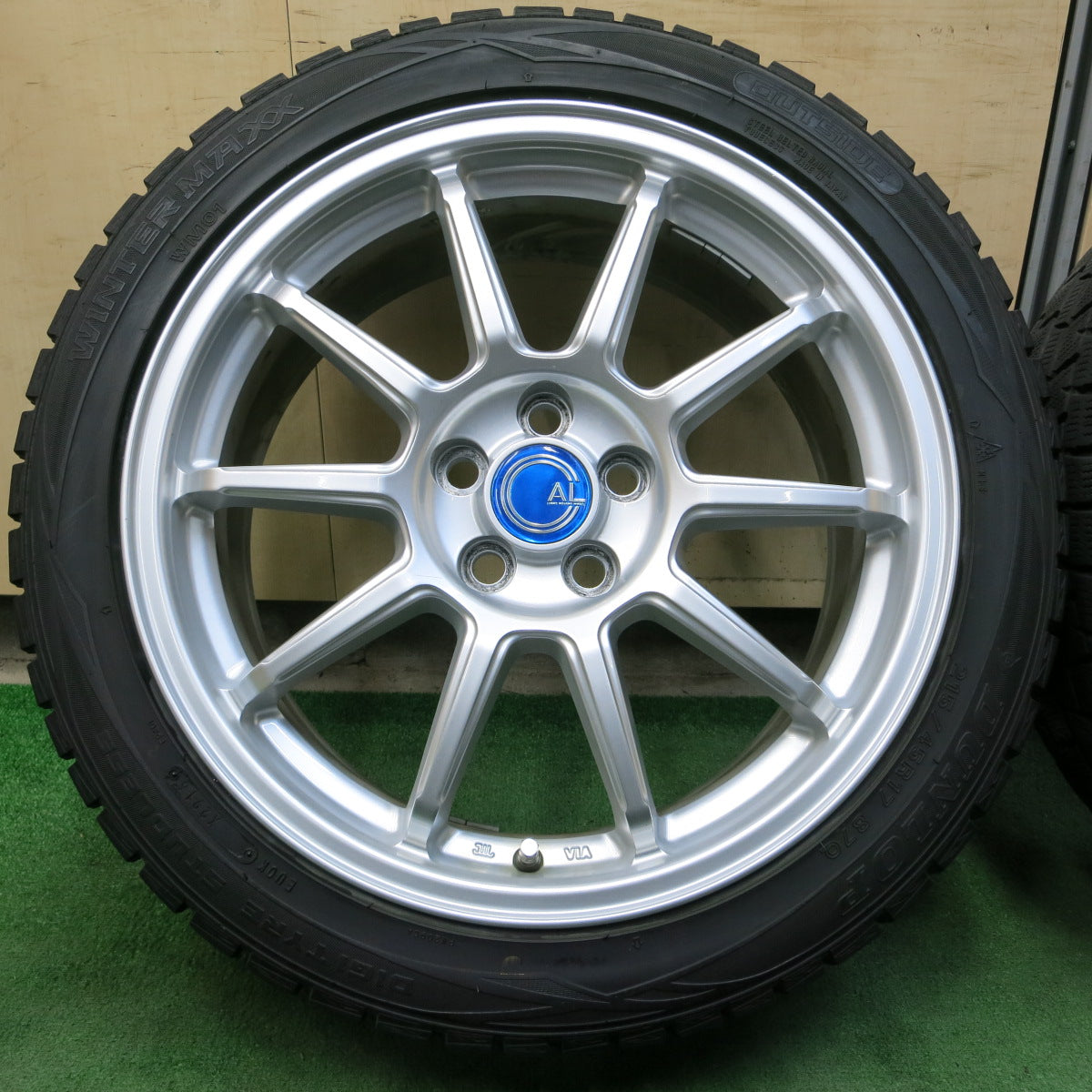 *送料無料*バリ溝！キレイ！8.5分★スタッドレス 215/45R17 ダンロップ ウインターマックス WM01 AL 社外 アルミ 17インチ PCD100/5H★3100912イス