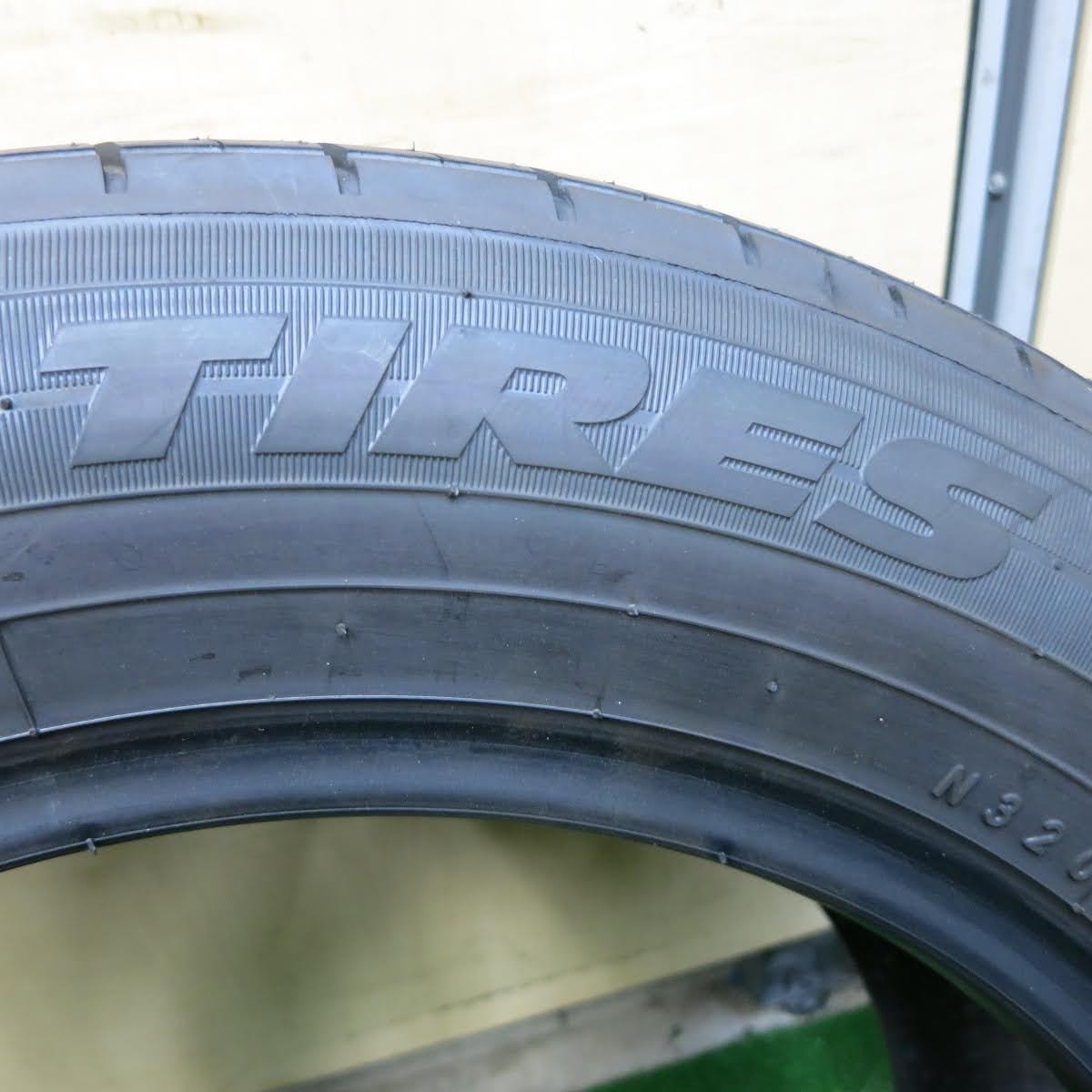 [送料無料]新車外し！23年★205/60R16 トーヨー プロクセス J68 タイヤ 16インチ ノア ヴォクシー 等★3100310イノタ