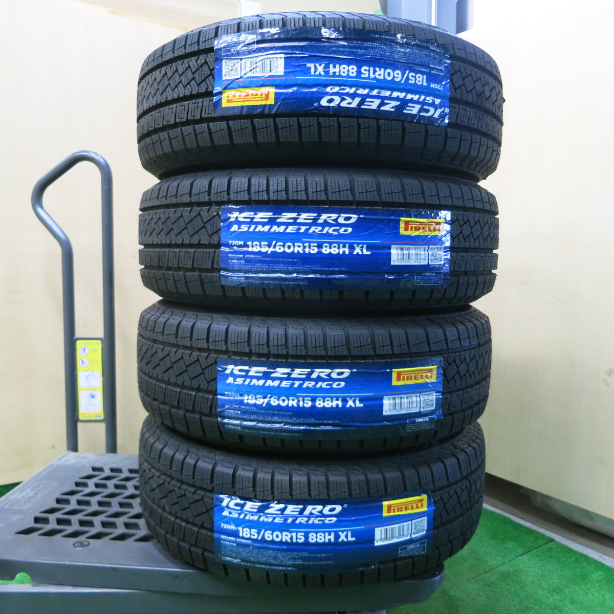 *送料無料*タイヤ未使用！22年！キレイ★スタッドレス 185/60R15 ピレリ アイス ゼロ アシンメトリコ Espider 15インチ PCD114.3/5H★3111502イス