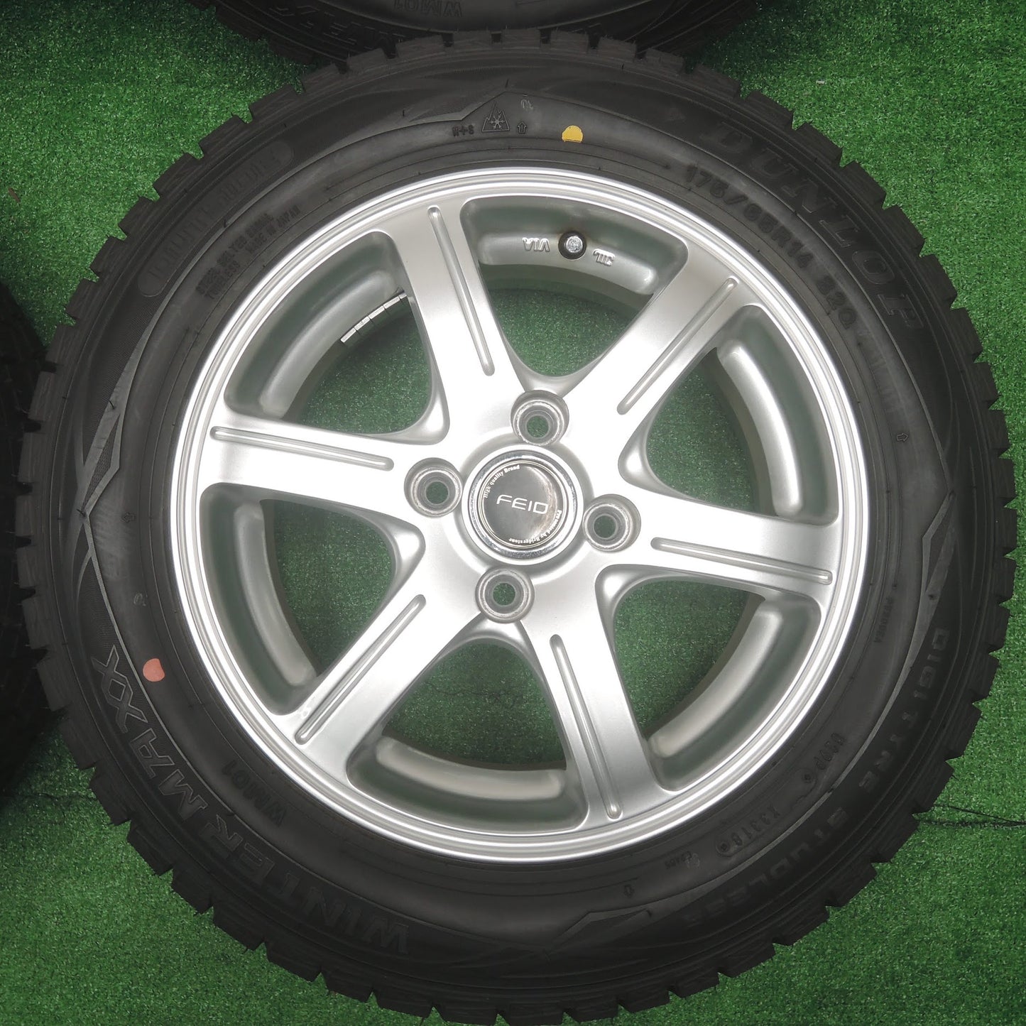 [送料無料]超バリ溝！キレイ！ほぼ10分★スタッドレス 175/65R14 ダンロップ ウインターマックス WM01 FEID 社外 アルミ 14インチ PCD100/4H★3080701SYス