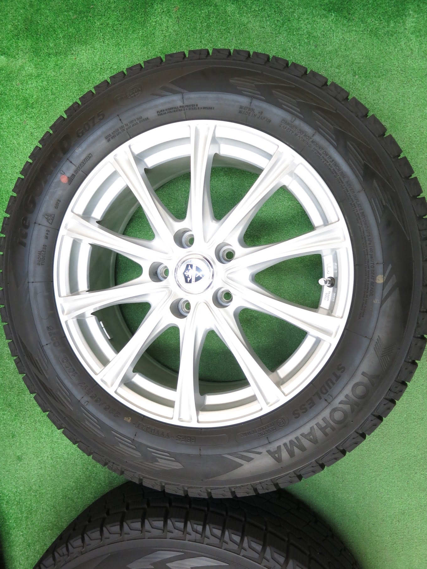 [送料無料]超バリ溝！21年！美品！ほぼ10分★スタッドレス 225/65R17 ヨコハマ アイスガード G075 ESTROSA 17インチ PCD114.3/5H★2122703ヒス